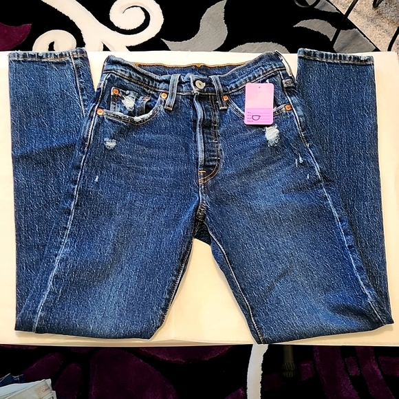 NWOT Women's Levi's 501 Button Fly Skinny Jeans Size W24 - Picture 1 of 9